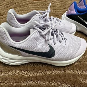 Nike Big Kids’ Revolution 6, light purple, 5 youth